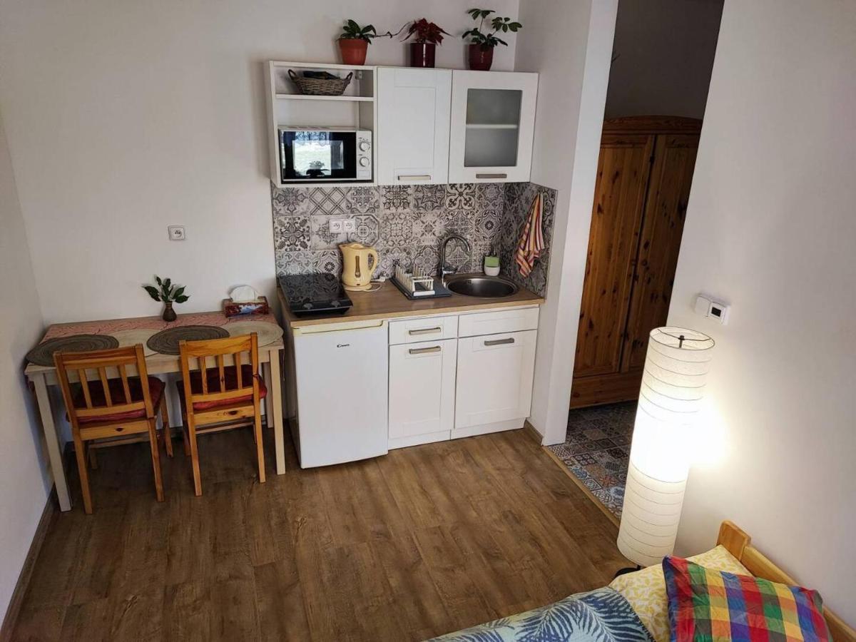 Lovely Fully-Equipped Studio In Tisa Village. Rocks Only 5 Minutes Walk Luaran gambar